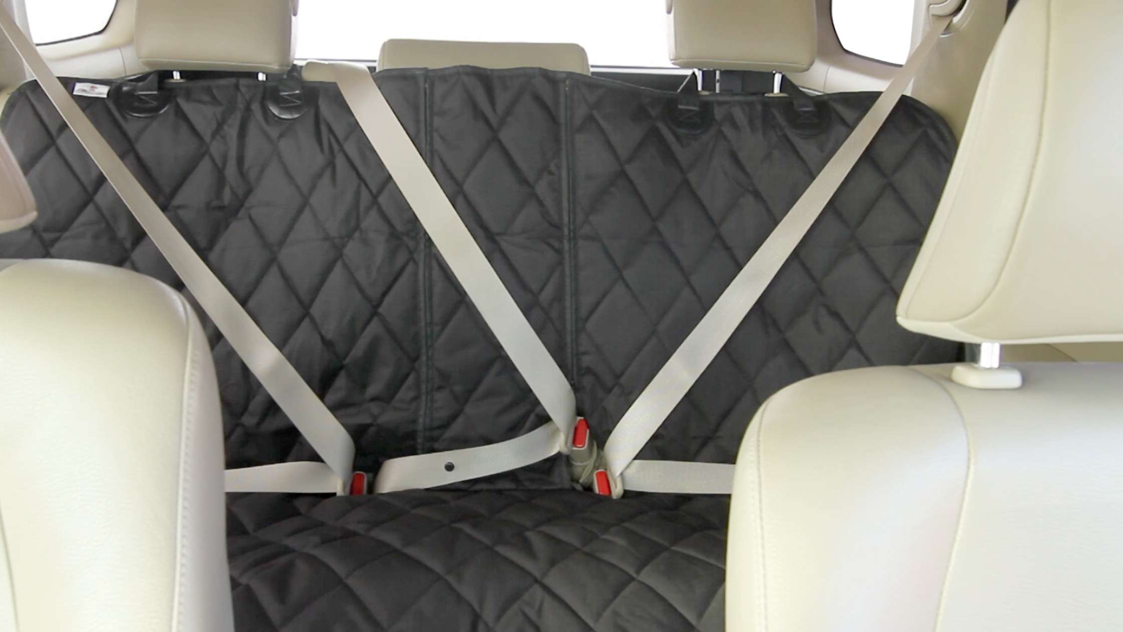 Do Any Dog Seat Covers Allow for Seatbelt Access? Design, Functionality, and Safety