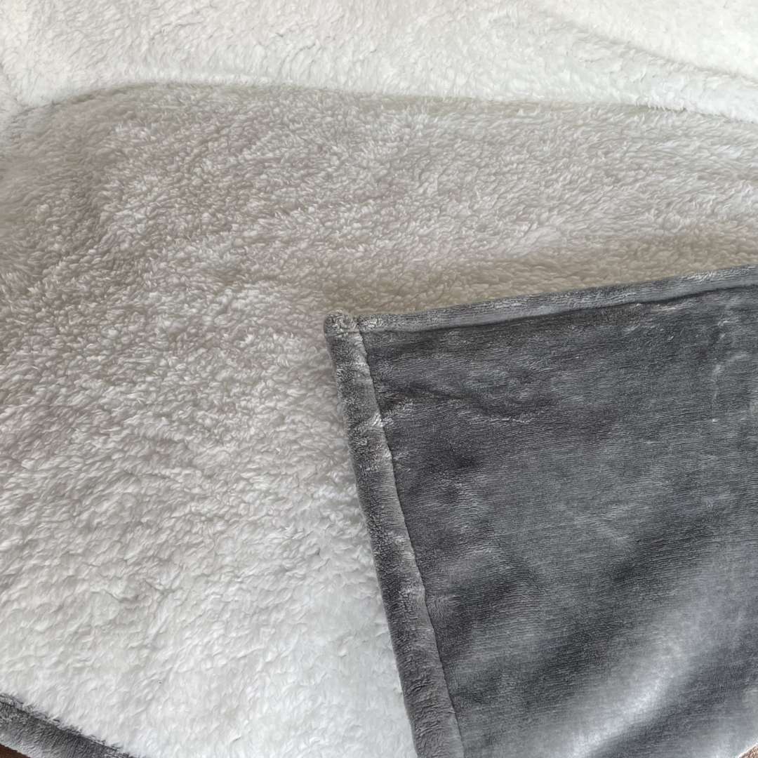 Waterproof Plush Dog Blanket two sided