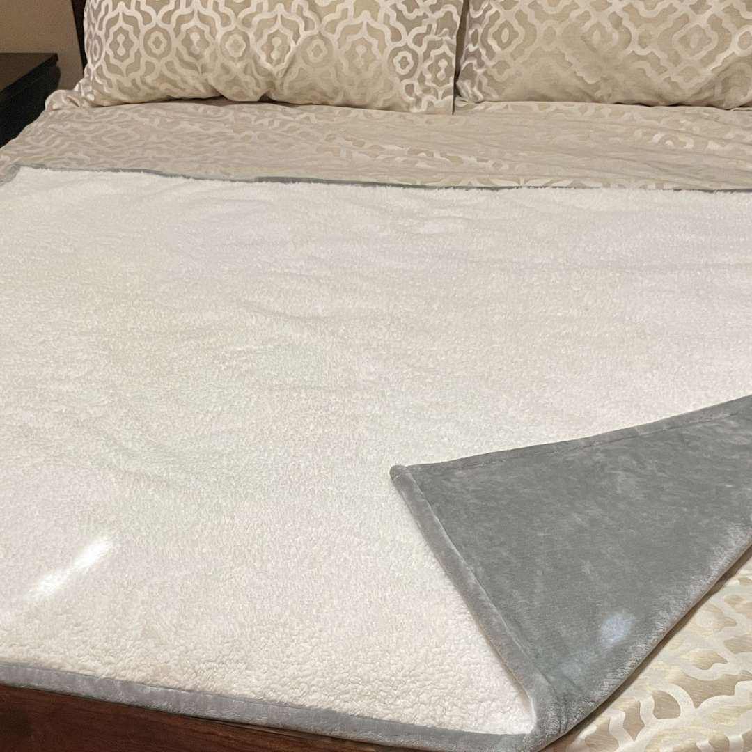 Waterproof Plush Dog Blanket double sided