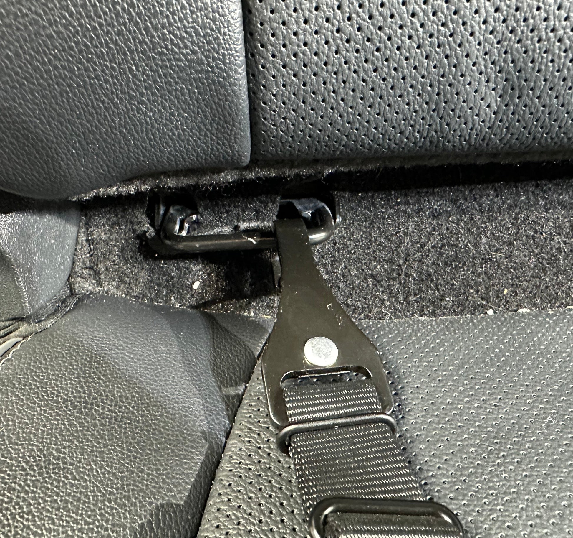 Dog Seat Belt latch hook for seatbelt 